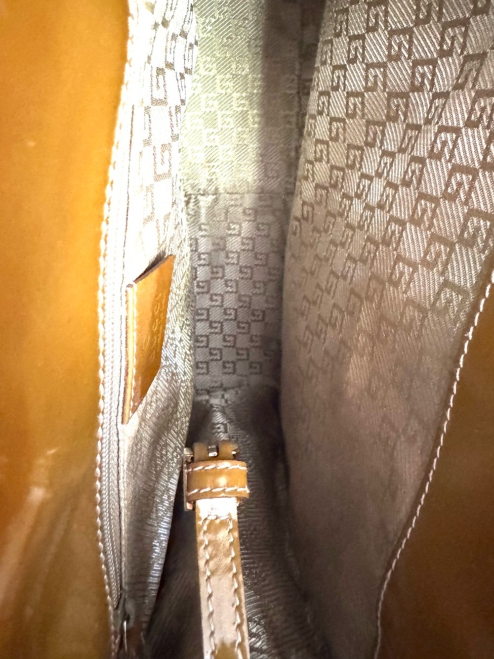 GUCCI Vintage Patent Leather G Logo Top Handle Bag Tote Gold Mustard Caramel - Picture 12 of 14